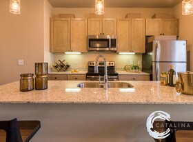 Catalina West in Lubbock, TX - Building Photo