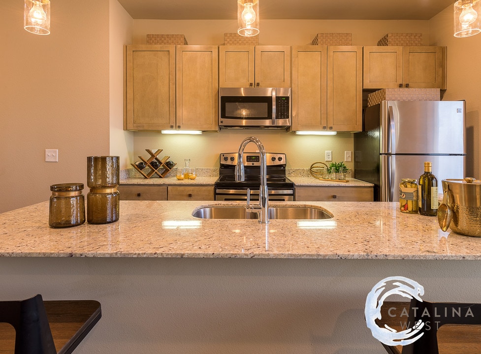 Catalina West in Lubbock, TX - Building Photo