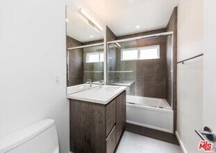 1434 10th St in Santa Monica, CA - Building Photo - Building Photo