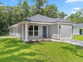 8418 Cherry Ave in Pensacola, FL - Building Photo