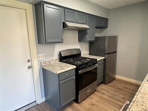 7234 Ellington Cir in Austin, TX - Building Photo - Building Photo