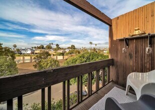 7742 Redlands St, Unit H3025 in Playa Del Rey, CA - Building Photo - Building Photo