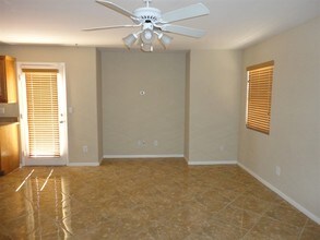 6473 Karlsen Ct in Las Vegas, NV - Building Photo - Building Photo