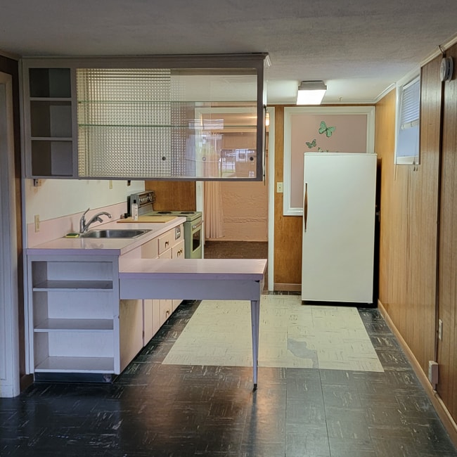 638 W Madrone St in Roseburg, OR - Building Photo - Building Photo