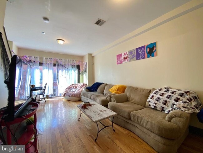 property at 1839 N Bouvier St
