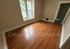 2506 Miner St in Fort Wayne, IN - Building Photo