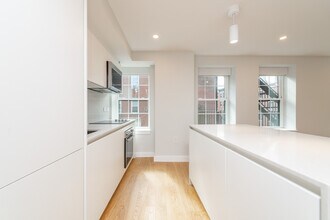 16 Fleet St, Unit #6 in Boston, MA - Building Photo - Building Photo