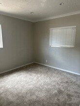 2423 Palomas Dr NE in Albuquerque, NM - Foto de edificio - Building Photo