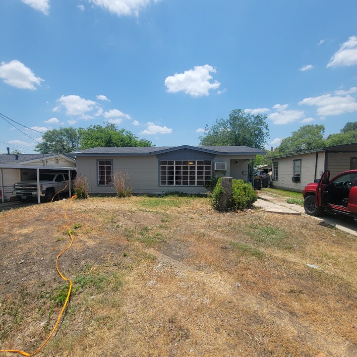 342 Koehler Ct in San Antonio, TX - Building Photo