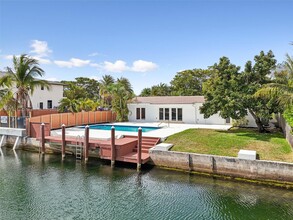 13145 Coronado Terrace in North Miami, FL - Building Photo - Building Photo