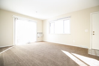 1597 Walbridge Ave, Unit 2 in Toledo, OH - Building Photo - Building Photo