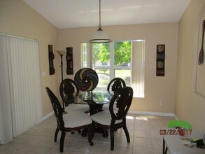 1012 SW 34th Terrace in Cape Coral, FL - Foto de edificio - Building Photo