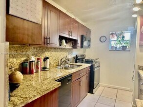 9450 Live Oak Pl, Unit 108 in Davie, FL - Building Photo - Building Photo