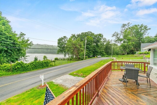 268 Lake Shore Dr in Brewster, NY - Building Photo - Building Photo
