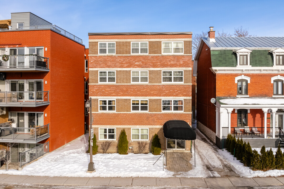 2960 Saint-Joseph Boul in Montréal, QC - Building Photo