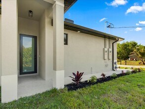 5210 28th St SW in Lehigh Acres, FL - Building Photo - Building Photo