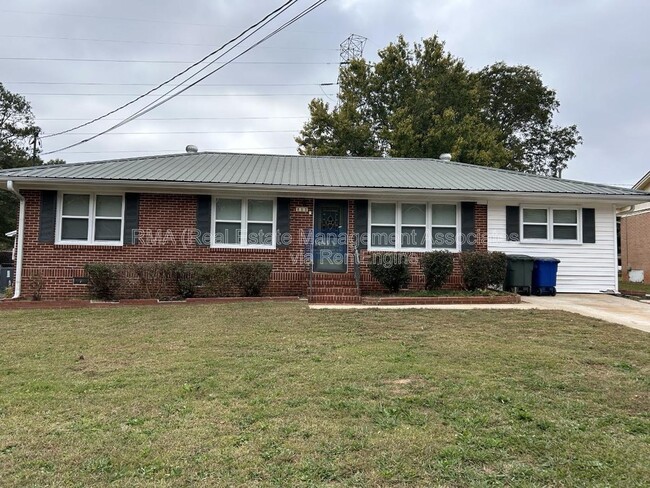 411 Dora St in Griffin, GA - Building Photo - Building Photo