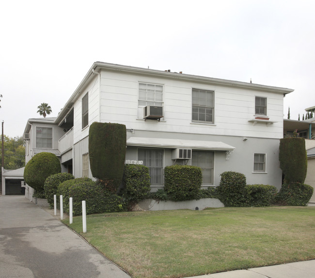 11918-11920 1/2 Magnolia in Valley Village, CA - Foto de edificio - Building Photo