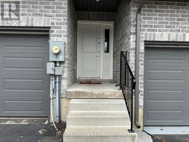 61-61 Vienna Rd in Tillsonburg, ON - Building Photo - Building Photo