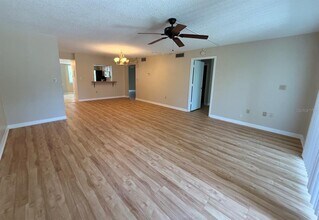 513 E Marion Ave in Punta Gorda, FL - Building Photo - Building Photo