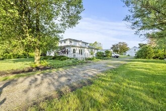 7711 Hayden Run Rd in Hilliard, OH - Building Photo - Building Photo