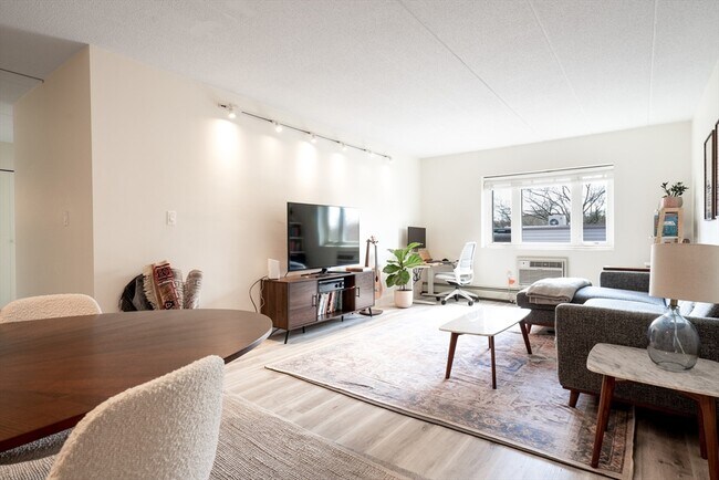 277 Beacon St, Unit #1 in Somerville, MA - Building Photo - Building Photo