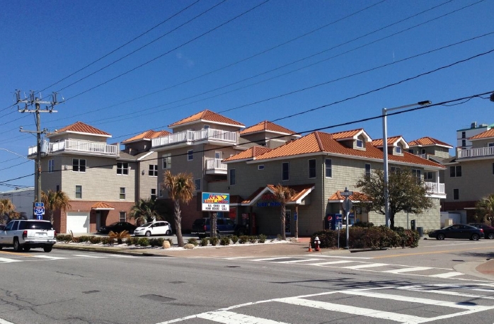 Seahorse Cove Condominiums in Virginia Beach, VA - Building Photo