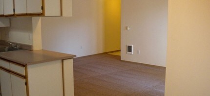 Mountain Crest in Gresham, OR - Building Photo - Interior Photo