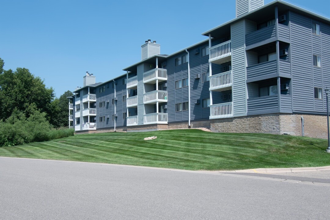 The Views of Minnetonka in Minnetonka, MN - Foto de edificio