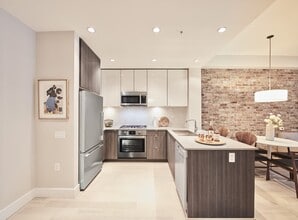 Shoreline in New Westminster, BC - Building Photo - Building Photo