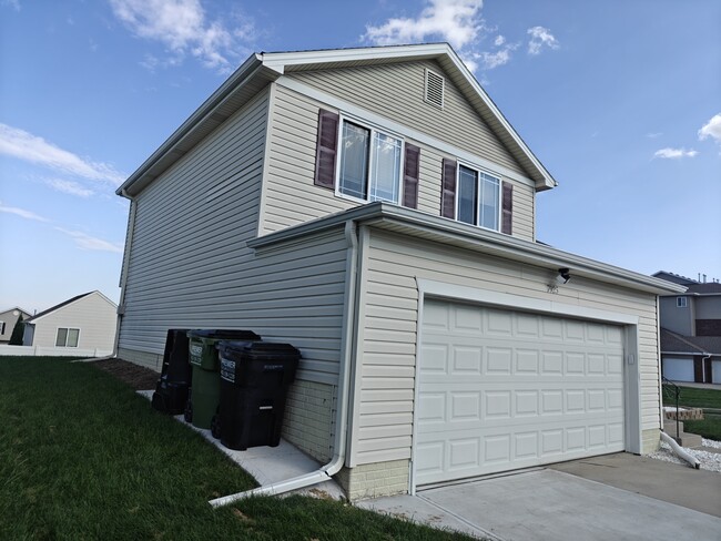 7925 S 157th St in Omaha, NE - Foto de edificio - Building Photo