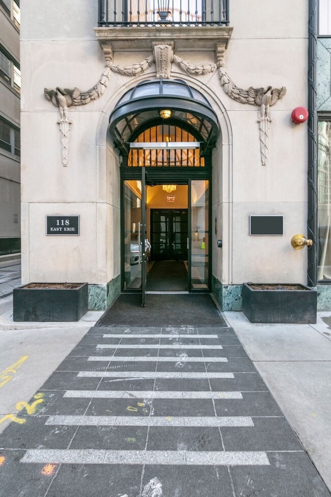 property at 118 E Erie St