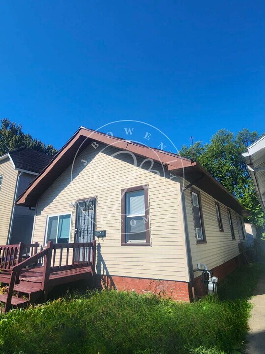 4123 Walker Ave in Toledo, OH - Building Photo