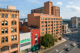 Plaza on the Green in Waterbury, CT - Building Photo - Building Photo