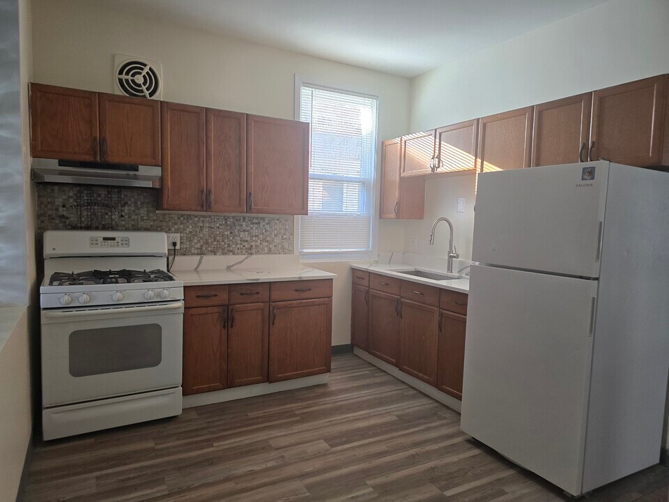 1227 N Parkside Ave, Unit 3 in Chicago, IL - Foto de edificio