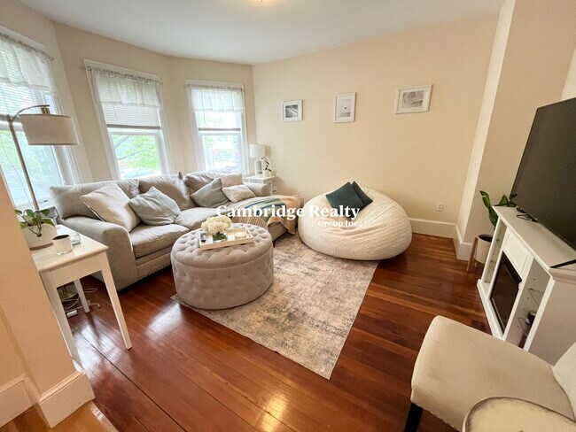 15 Sargent Ave, Unit 1 in Somerville, MA - Building Photo - Building Photo