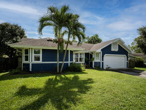 446 Cardinal Trail in Stuart, FL - Building Photo - Building Photo