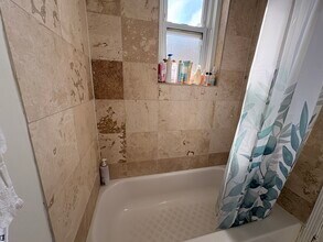 38 Hemenway St, Unit 12A in Boston, MA - Foto de edificio - Building Photo