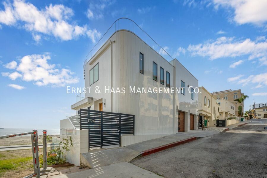 1724 Bluff Pl in Long Beach, CA - Building Photo