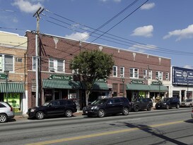 942-956 Hempstead Tpke in Franklin Square, NY - Building Photo