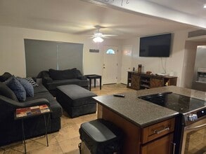 2535 W Broadway Rd in Mesa, AZ - Building Photo - Building Photo