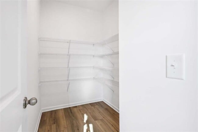 property at 2165 Boxwood Cir