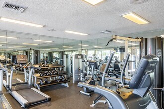 Lakeridge at the Moors in Hialeah, FL - Foto de edificio - Interior Photo