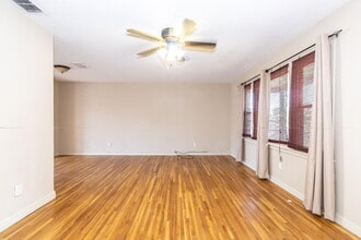 2611 44th St in Lubbock, TX - Building Photo - Building Photo