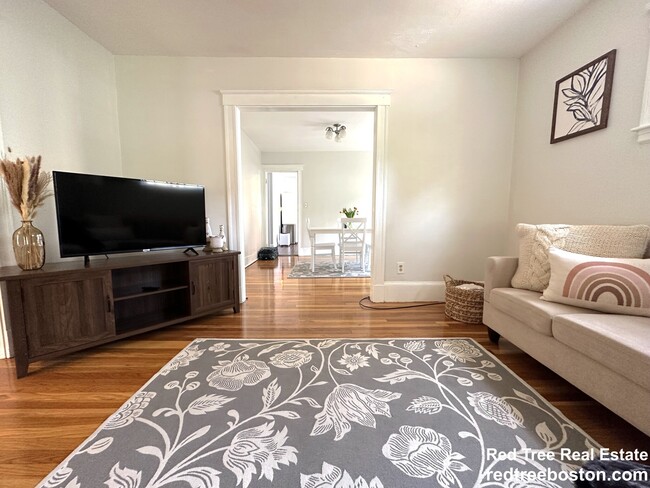 19 Larose Plz, Unit 1