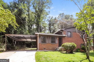 1009 Eisenhower Rd SE in Atlanta, GA - Building Photo - Building Photo