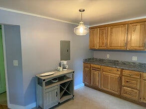 14 Lothrop St in Auburn, ME - Building Photo - Building Photo