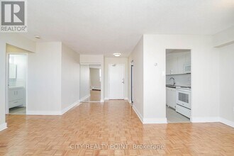 1500 Bathurst St in Toronto, ON - Building Photo - Building Photo