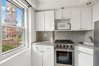 69 W 9th St in New York, NY - Foto de edificio - Building Photo