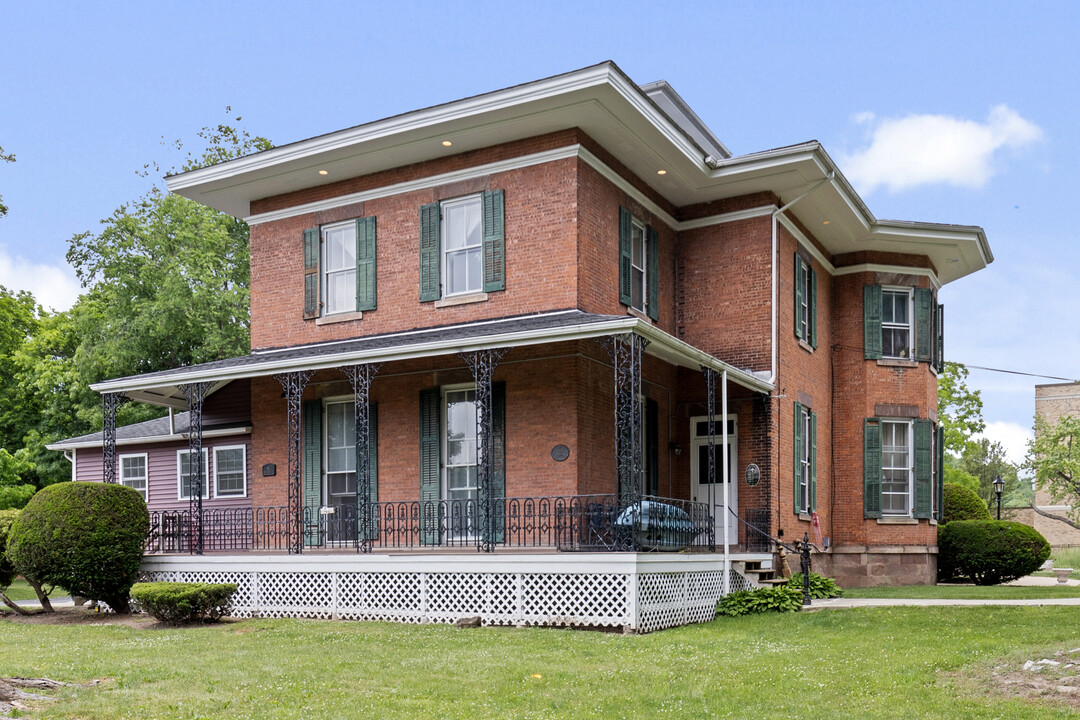 46 W Main St in Macedon, NY - Building Photo